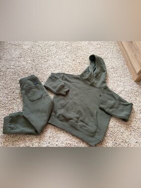Volcom sweatsuit